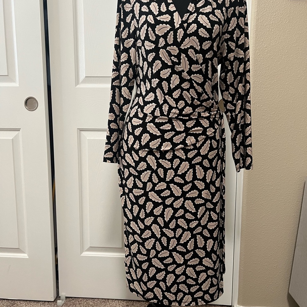 Elegant Black and Cream Patterned Dress